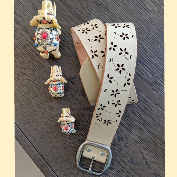 Vintage Accessories - Vintage 80s Boho Hippie Flower Child Leather Belt